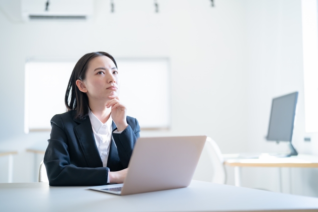 SEO対策が分からない女性